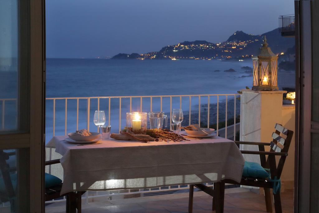Taormina Holidays Residence ฟอร์ซาดาโกร ภายนอก รูปภาพ